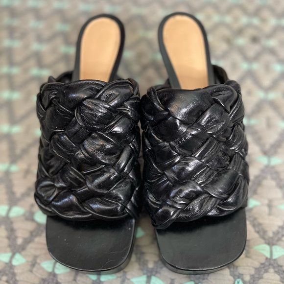 Elegant Black Women's Heeled Mules Bottega Veneta - Picture 4 of 8